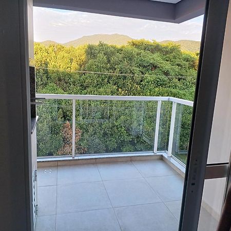 Апартаменты Lindo Ap Palmas Говернадор-Селсу-Рамус Экстерьер фото